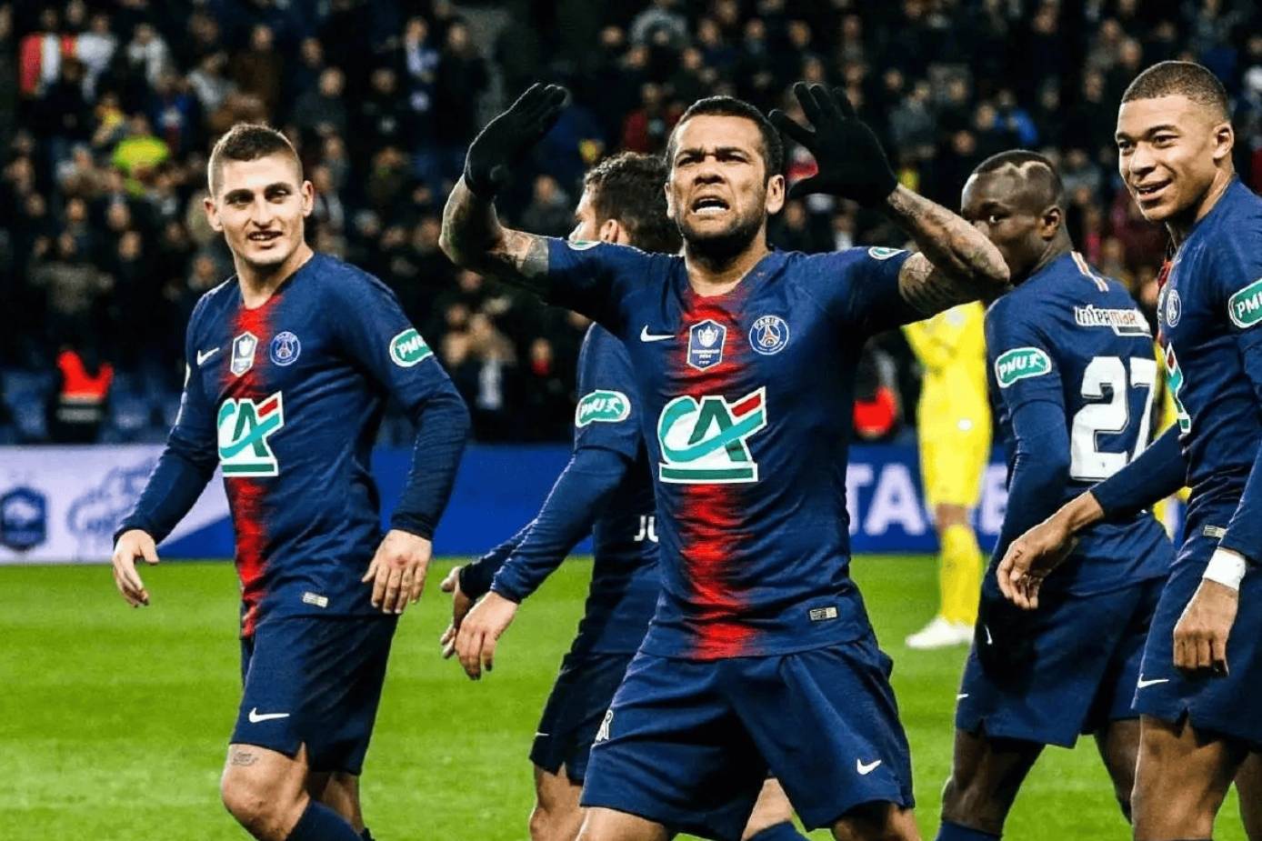 爱游戏欢迎页-巴黎圣日耳曼教练压力巨大！，Doinb遭遇二十持续失利赛场气氛高涨的简单介绍