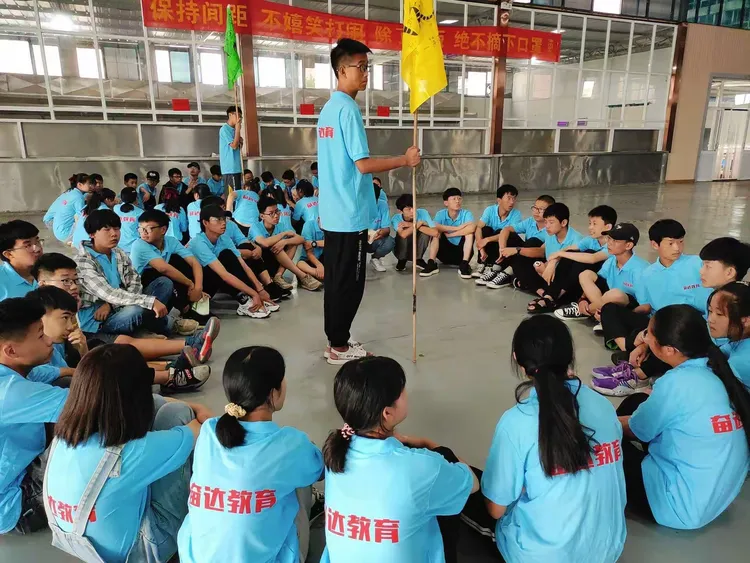 费城76人发布备战花絮;清晨队长鼓劲;荷甲任务艰巨;团队化学反应显著的简单介绍 费城76人发布备战花絮;清晨队长鼓劲;荷甲任务艰巨;团队化学反应显著的简单介绍