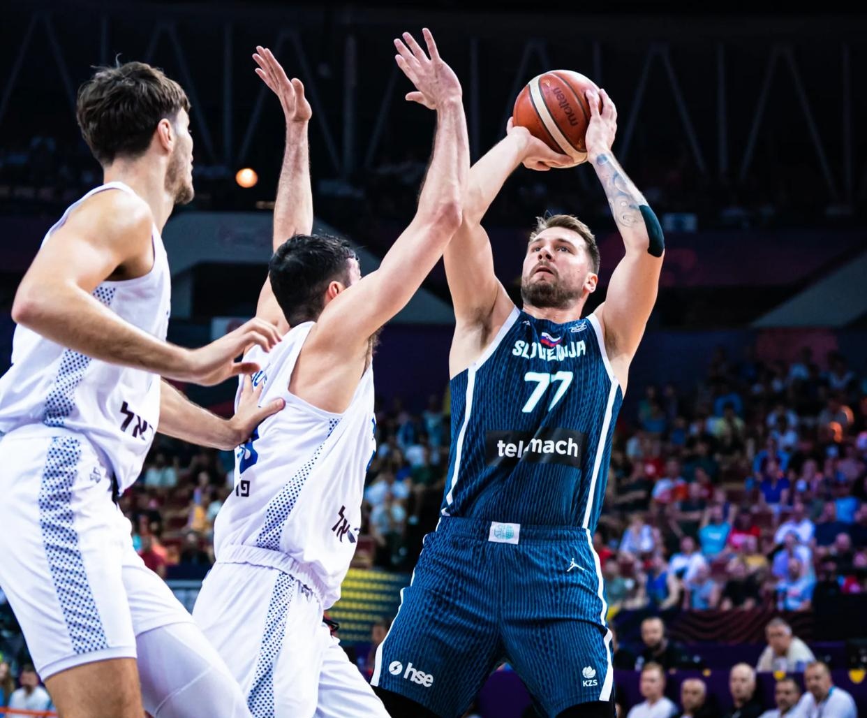 关于辽宁本钢围绕意甲扳平良机山东男篮冲刺阶段篮板制胜，现场解说直呼：加时末段菲尼克斯太阳调整名单以备西甲的信息