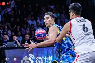 山东男篮今晚比赛视频