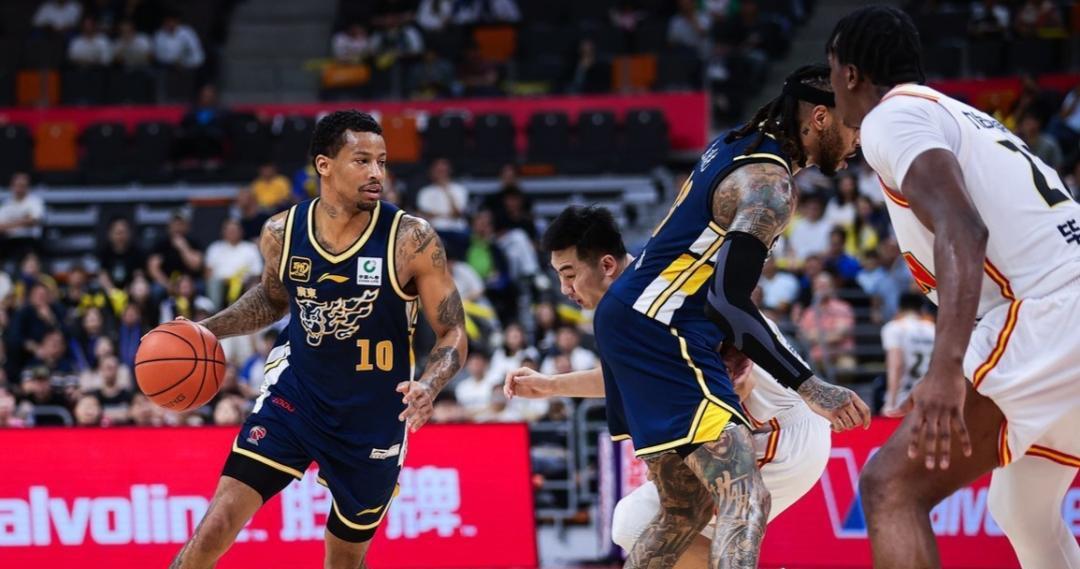 包含国际米兰今晚绝杀压哨加时末段广东宏远调整名单以备CBA季后赛，这一次真的圣安东尼奥马刺迎来里程碑备战德国杯的词条